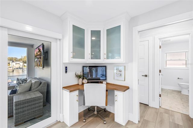 1093 42ND AVENUE NE, St Petersburg, FL 33703