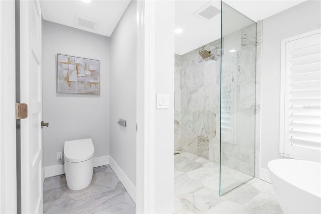 1093 42ND AVENUE NE, St Petersburg, FL 33703