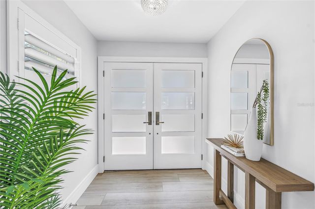 1093 42ND AVENUE NE, St Petersburg, FL 33703