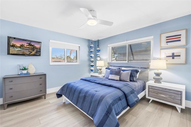 1093 42ND AVENUE NE, St Petersburg, FL 33703