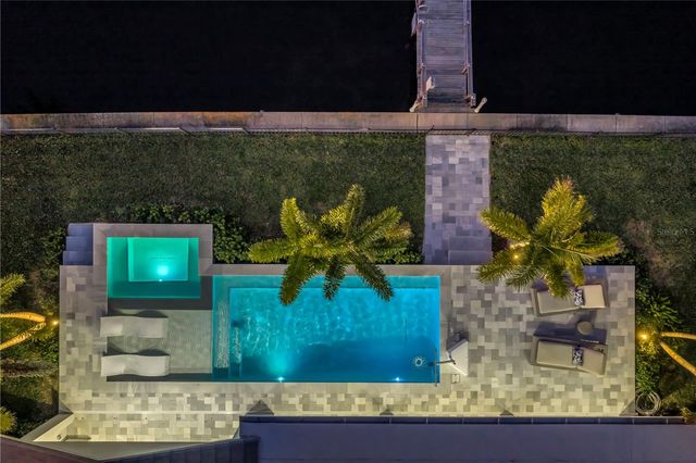 1093 42ND AVENUE NE, St Petersburg, FL 33703