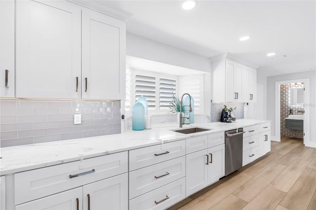 1093 42ND AVENUE NE, St Petersburg, FL 33703