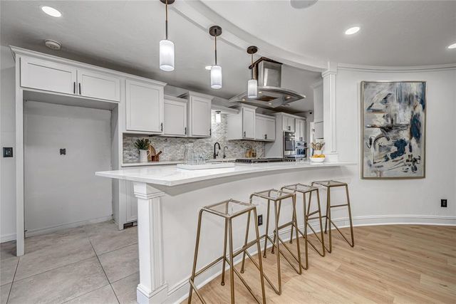 8625 Lakehurst Drive, Oklahoma City, OK 73120