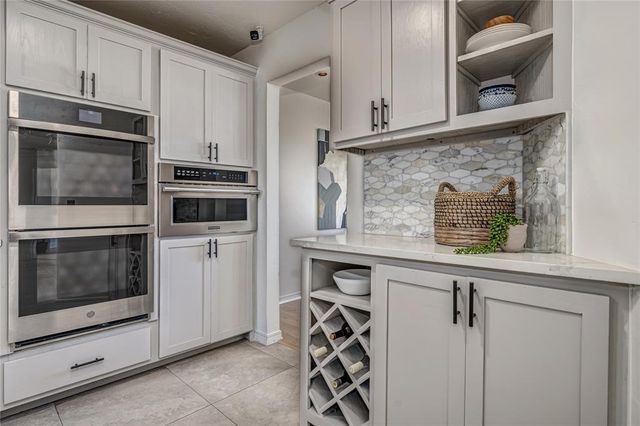 8625 Lakehurst Drive, Oklahoma City, OK 73120