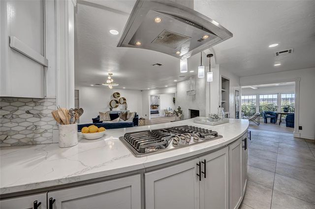 8625 Lakehurst Drive, Oklahoma City, OK 73120