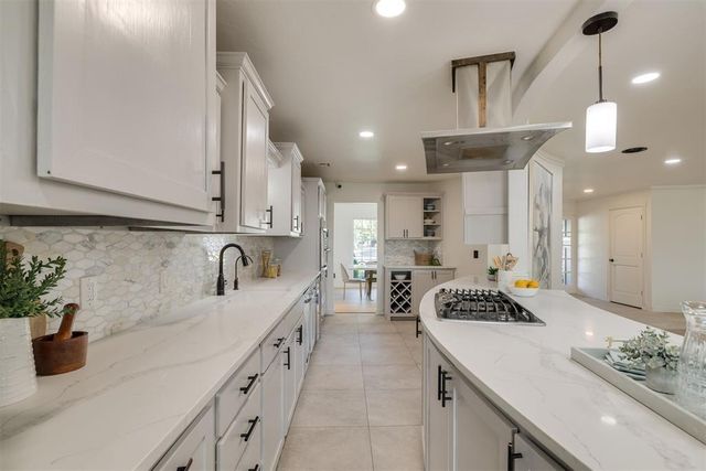 8625 Lakehurst Drive, Oklahoma City, OK 73120