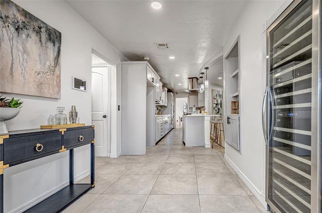 8625 Lakehurst Drive, Oklahoma City, OK 73120