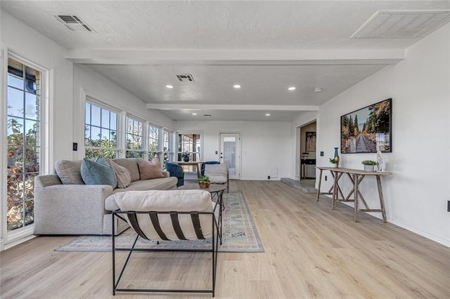 8625 Lakehurst Drive, Oklahoma City, OK 73120