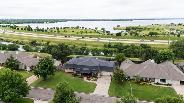 8625 Lakehurst Drive, Oklahoma City, OK 73120