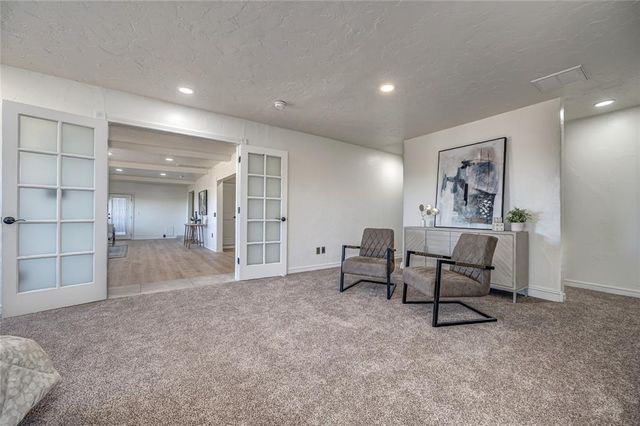 8625 Lakehurst Drive, Oklahoma City, OK 73120