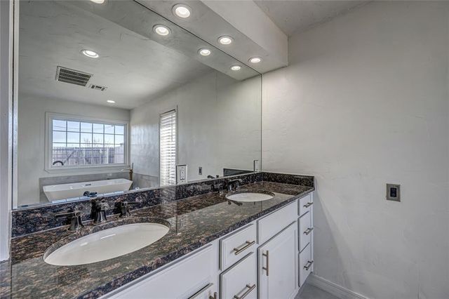 8625 Lakehurst Drive, Oklahoma City, OK 73120