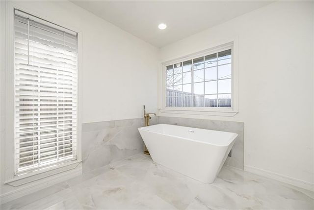 8625 Lakehurst Drive, Oklahoma City, OK 73120