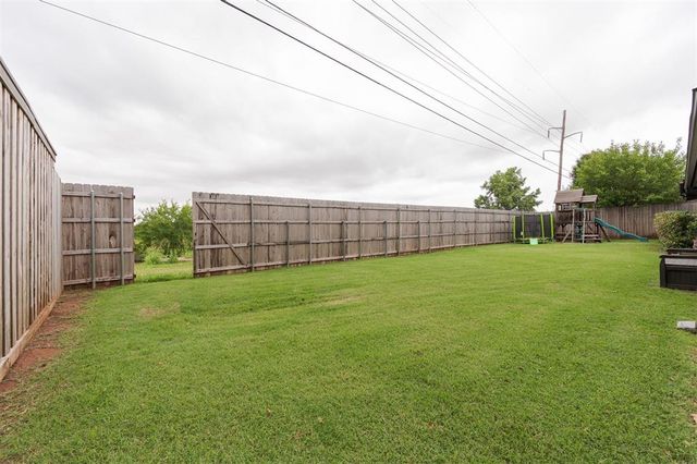 8625 Lakehurst Drive, Oklahoma City, OK 73120