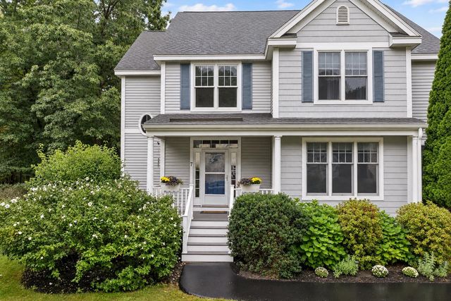 7 Quail Hollow, Stratham, NH 03885