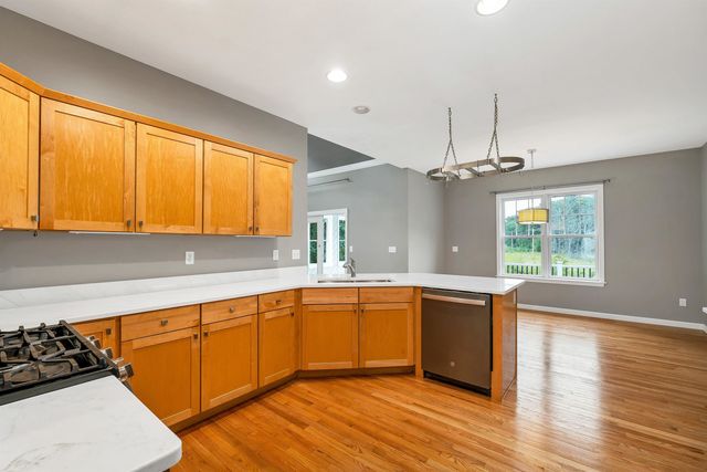 7 Quail Hollow, Stratham, NH 03885
