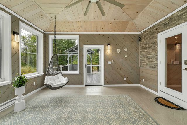 7 Quail Hollow, Stratham, NH 03885