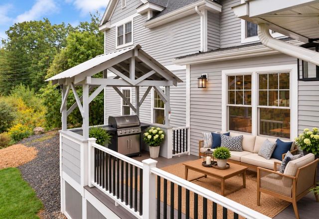 7 Quail Hollow, Stratham, NH 03885