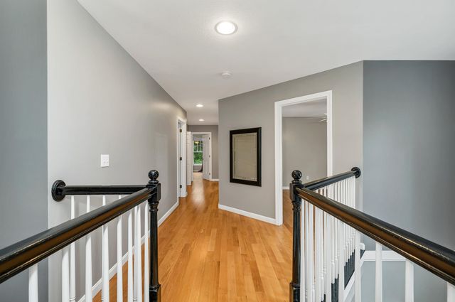 7 Quail Hollow, Stratham, NH 03885