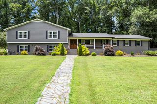 106 Brookmeade Drive, Statesville, NC 28625