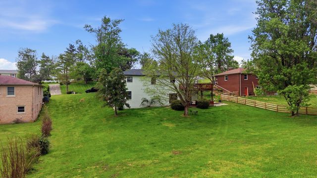 131 Allen Douglas Drive, Richmond, KY 40475