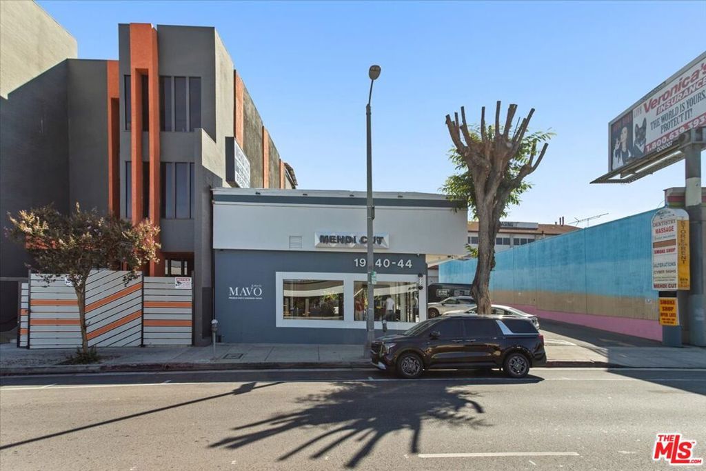 19642 Ventura Boulevard, Tarzana, CA 91356