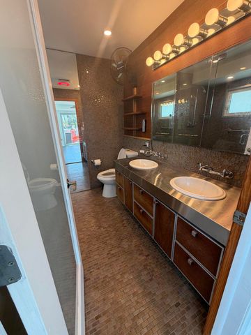 2200 NE 26th Street A, Wilton Manors, FL 33305