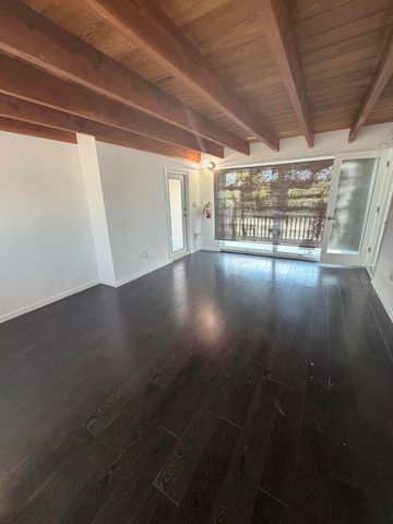 2200 NE 26th Street A, Wilton Manors, FL 33305