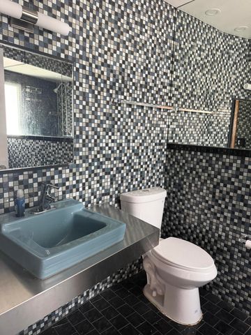 2200 NE 26th Street A, Wilton Manors, FL 33305