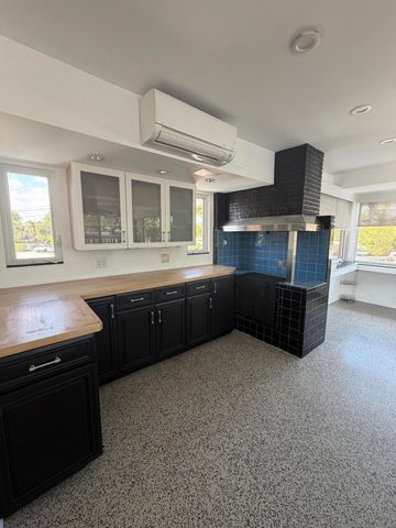 2200 NE 26th Street A, Wilton Manors, FL 33305