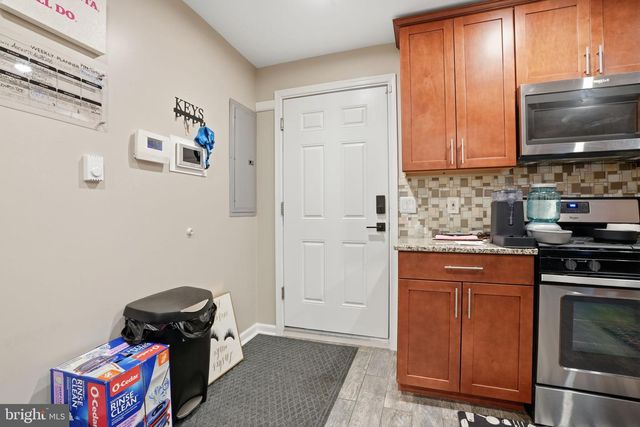 2533 W GIRARD AVE, Philadelphia, PA 19130