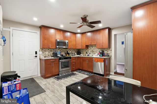 2533 W GIRARD AVE, Philadelphia, PA 19130