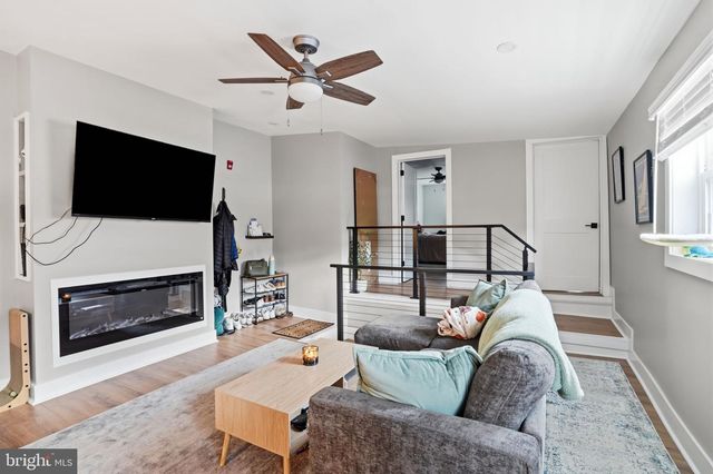 2533 W GIRARD AVE, Philadelphia, PA 19130