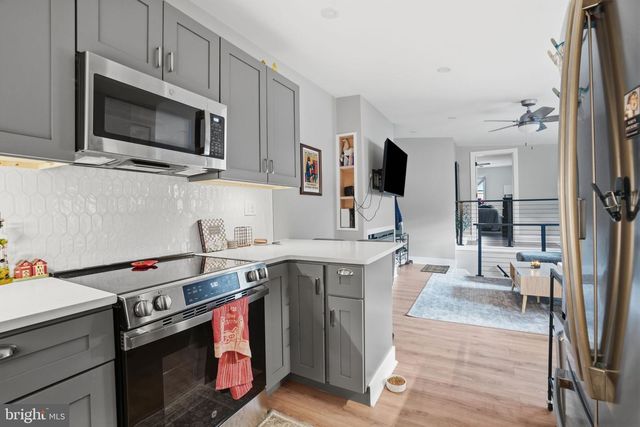 2533 W GIRARD AVE, Philadelphia, PA 19130
