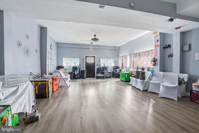 2533 W GIRARD AVE, Philadelphia, PA 19130