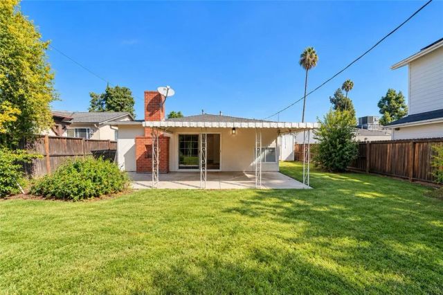 22716 Berdon Street, Woodland Hills, CA 91367