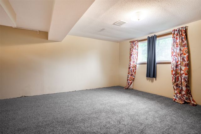 680 S Hickory Boulevard, Pleasant Hill, IA 50327