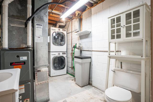 680 S Hickory Boulevard, Pleasant Hill, IA 50327