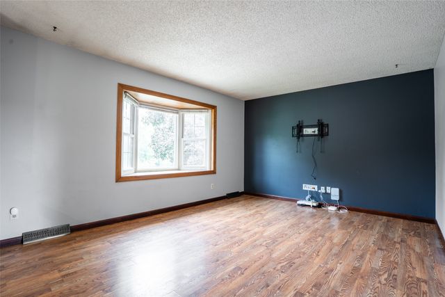 680 S Hickory Boulevard, Pleasant Hill, IA 50327