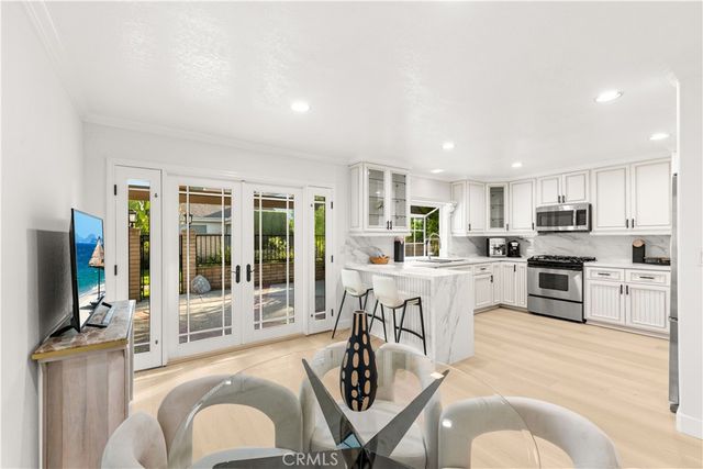 54 Willow Tree, Irvine, CA 92612