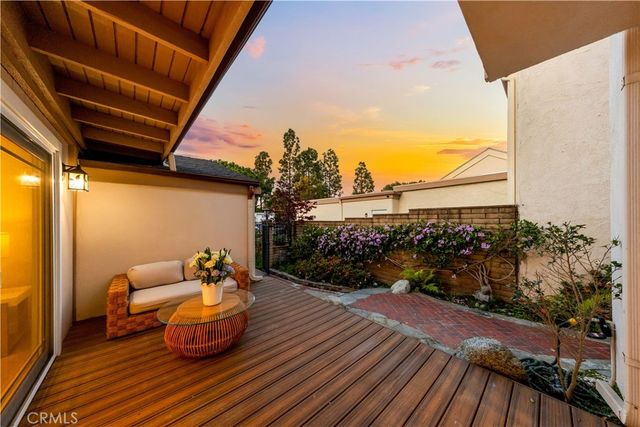 54 Willow Tree, Irvine, CA 92612