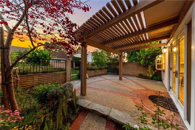 54 Willow Tree, Irvine, CA 92612