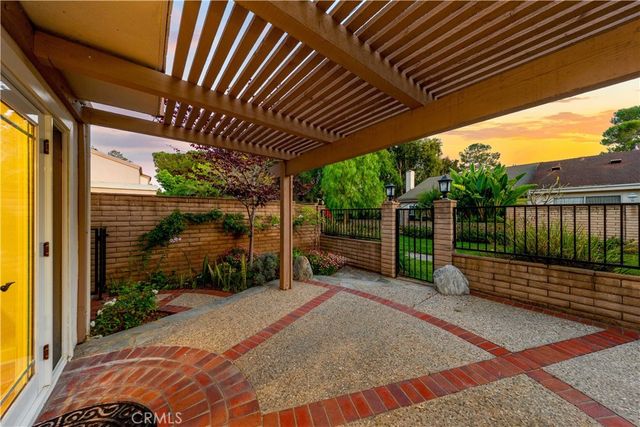 54 Willow Tree, Irvine, CA 92612