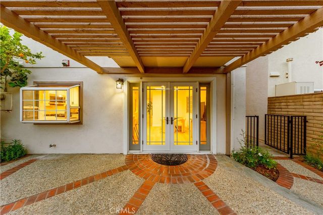 54 Willow Tree, Irvine, CA 92612