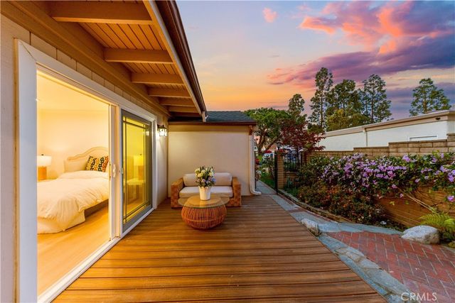 54 Willow Tree, Irvine, CA 92612