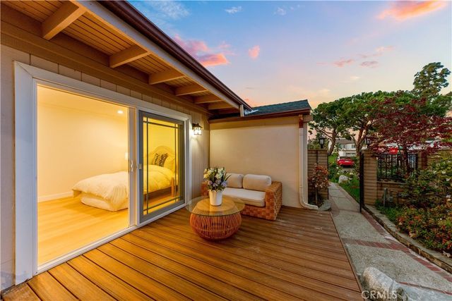 54 Willow Tree, Irvine, CA 92612