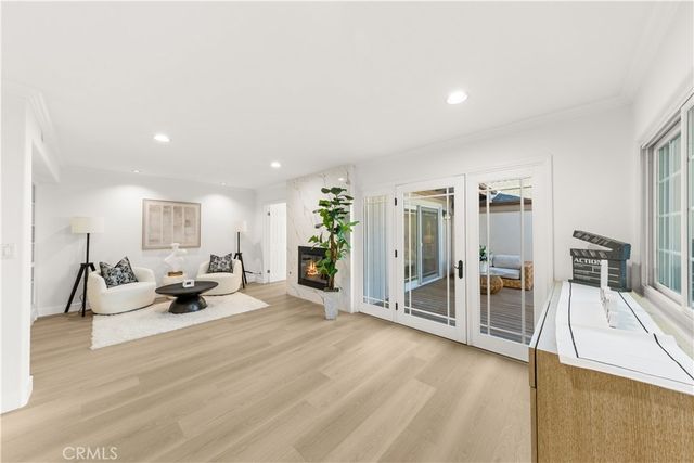 54 Willow Tree, Irvine, CA 92612