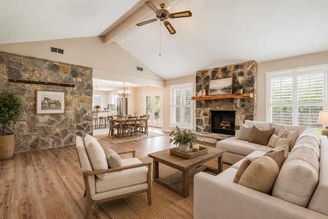 20 Saddle Rock RDG, Wimberley, TX 78676
