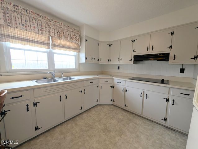 8491 Doctor Ralph Stanley Highway, Coeburn, VA 24230