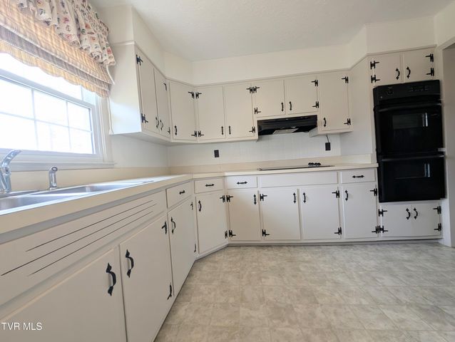 8491 Doctor Ralph Stanley Highway, Coeburn, VA 24230