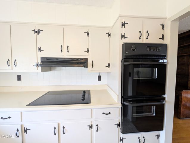 8491 Doctor Ralph Stanley Highway, Coeburn, VA 24230